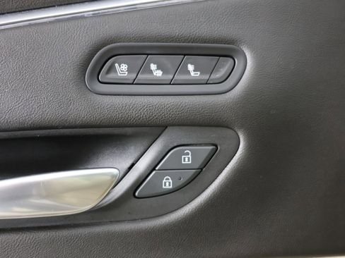 Used 2022 Cadillac Escalade ESV Premium Luxury w/ Performance Package image 9