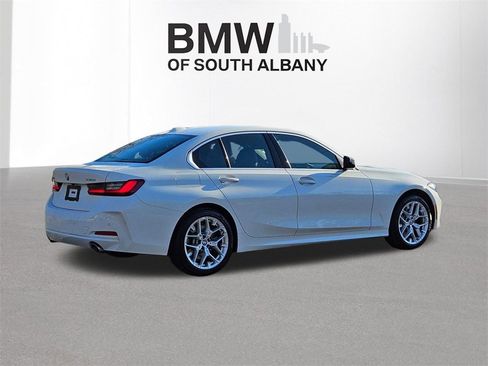 Used 2025 BMW 330i xDrive Sedan image 4
