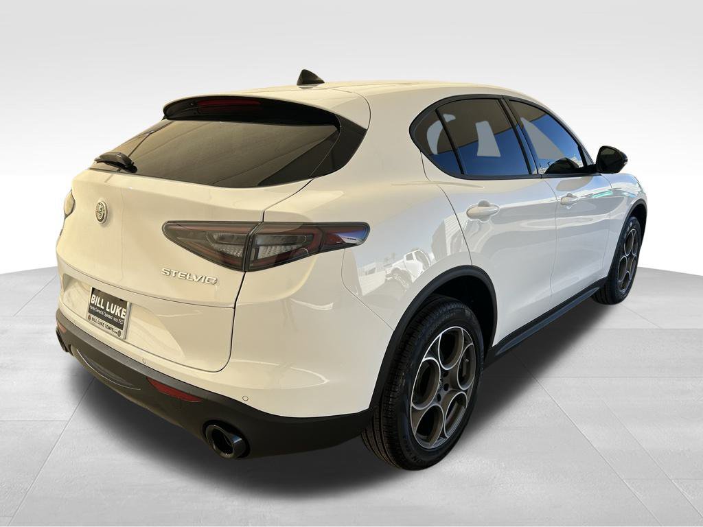 New 2025 Alfa Romeo Stelvio Sprint w/ Convenience Package AWD/4WD image 5