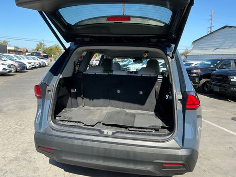 Used 2024 Toyota Grand Highlander AWD image 25