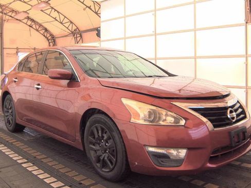 Used 2014 Nissan Altima 2.5 S image 3