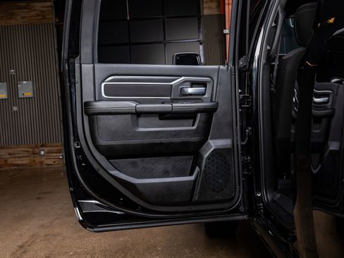 Used 2025 RAM 3500 Big Horn image 37