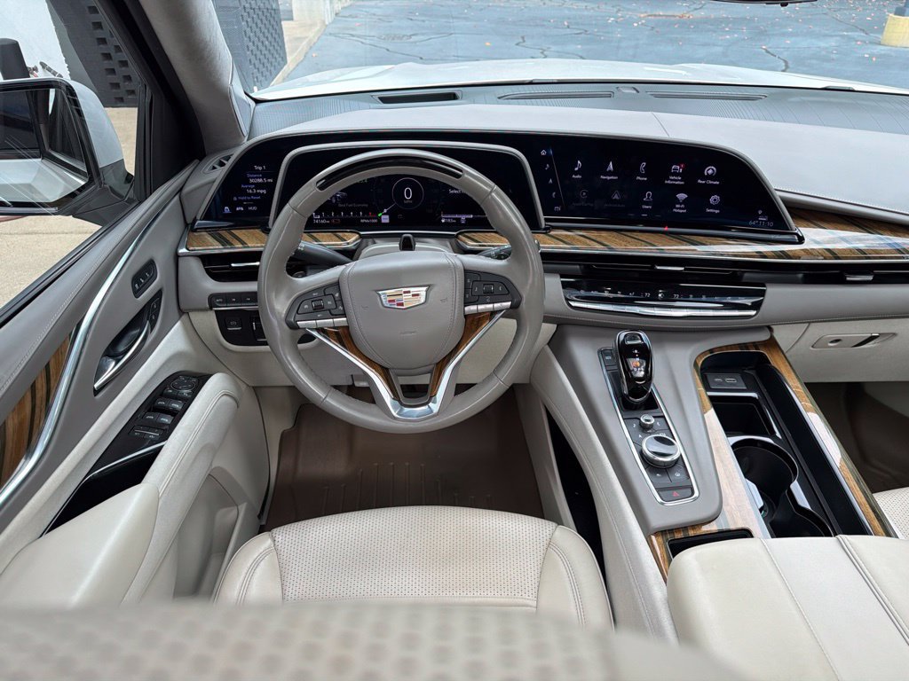 Used 2022 Cadillac Escalade ESV Sport Platinum AWD/4WD image 6