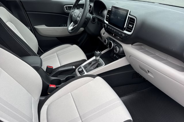 New 2026 Hyundai Venue SEL FWD image 15