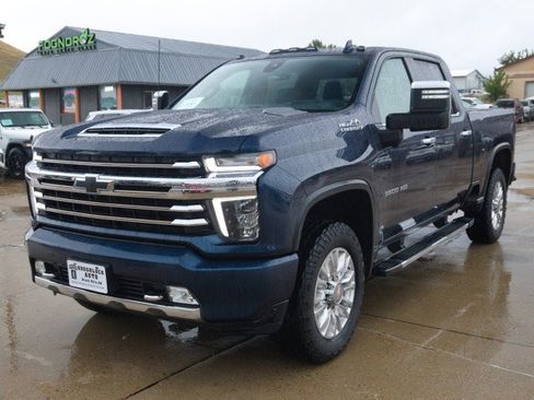 Used 2021 Chevrolet Silverado 3500 High Country w/ Technology Package image 2