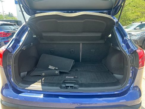 Used 2018 Nissan Rogue Sport SV w/ SV All-Weather Package AWD/4WD image 25