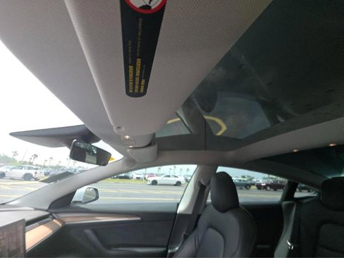 Used 2022 Tesla Model 3 Long Range AWD/4WD image 20