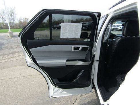 Used 2023 Ford Explorer XLT w/ Equipment Group 202A AWD/4WD image 40