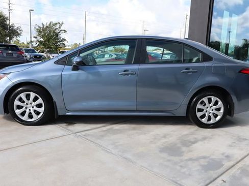 Used 2025 Toyota Corolla LE FWD image 7