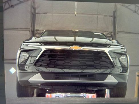 Used 2025 Chevrolet Blazer LT FWD image 13