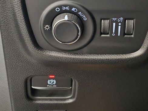 New 2025 Jeep Grand Cherokee Altitude image 25