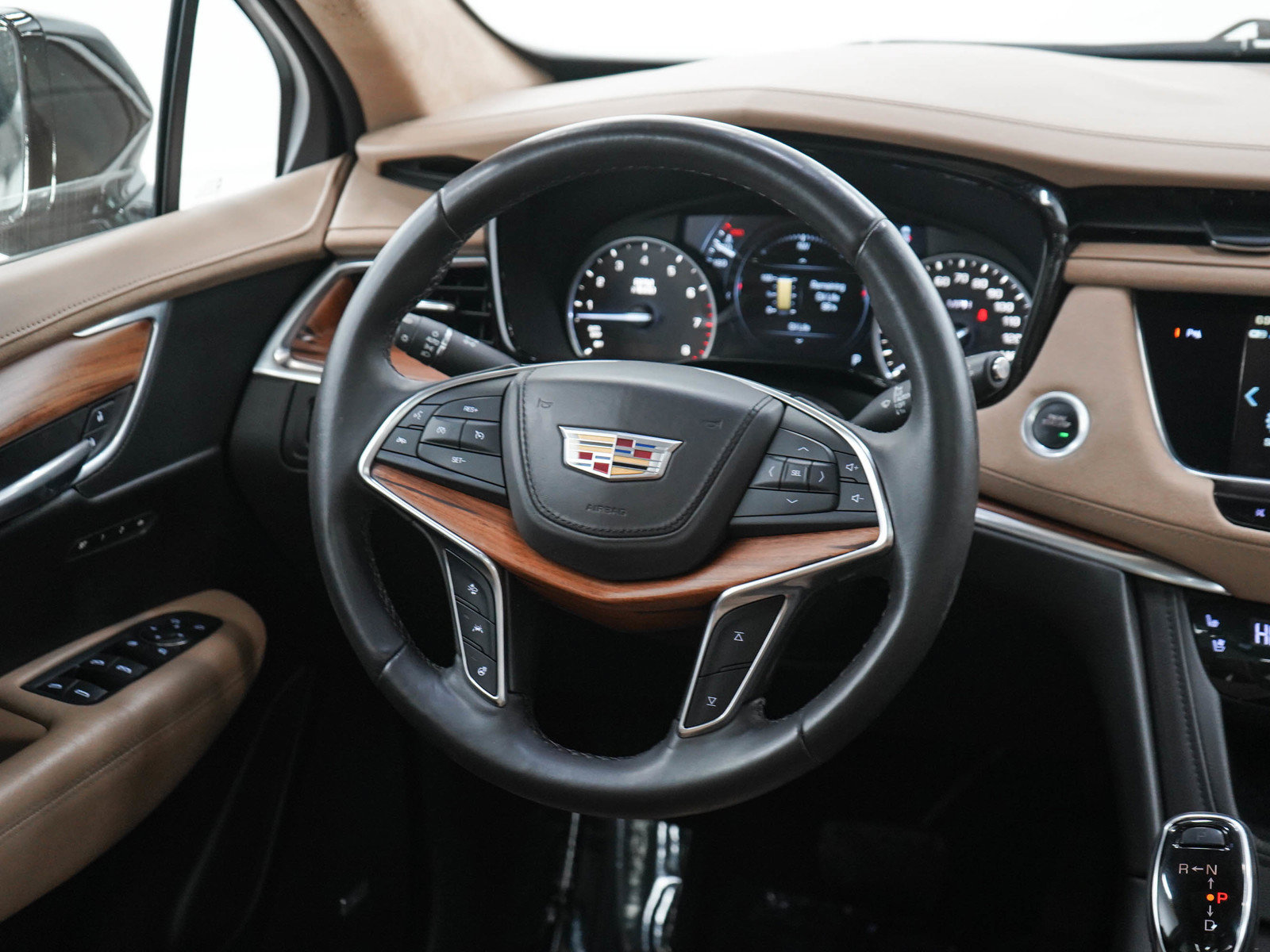 Used 2018 Cadillac XT5 Platinum AWD/4WD image 13