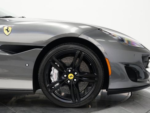 Used 2019 Ferrari Portofino RWD image 46