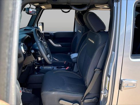 Used 2015 Jeep Wrangler Unlimited Sahara AWD/4WD image 8