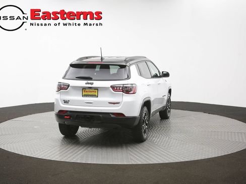Used 2025 Jeep Compass Trailhawk w/ Trailer Tow Group AWD/4WD image 37