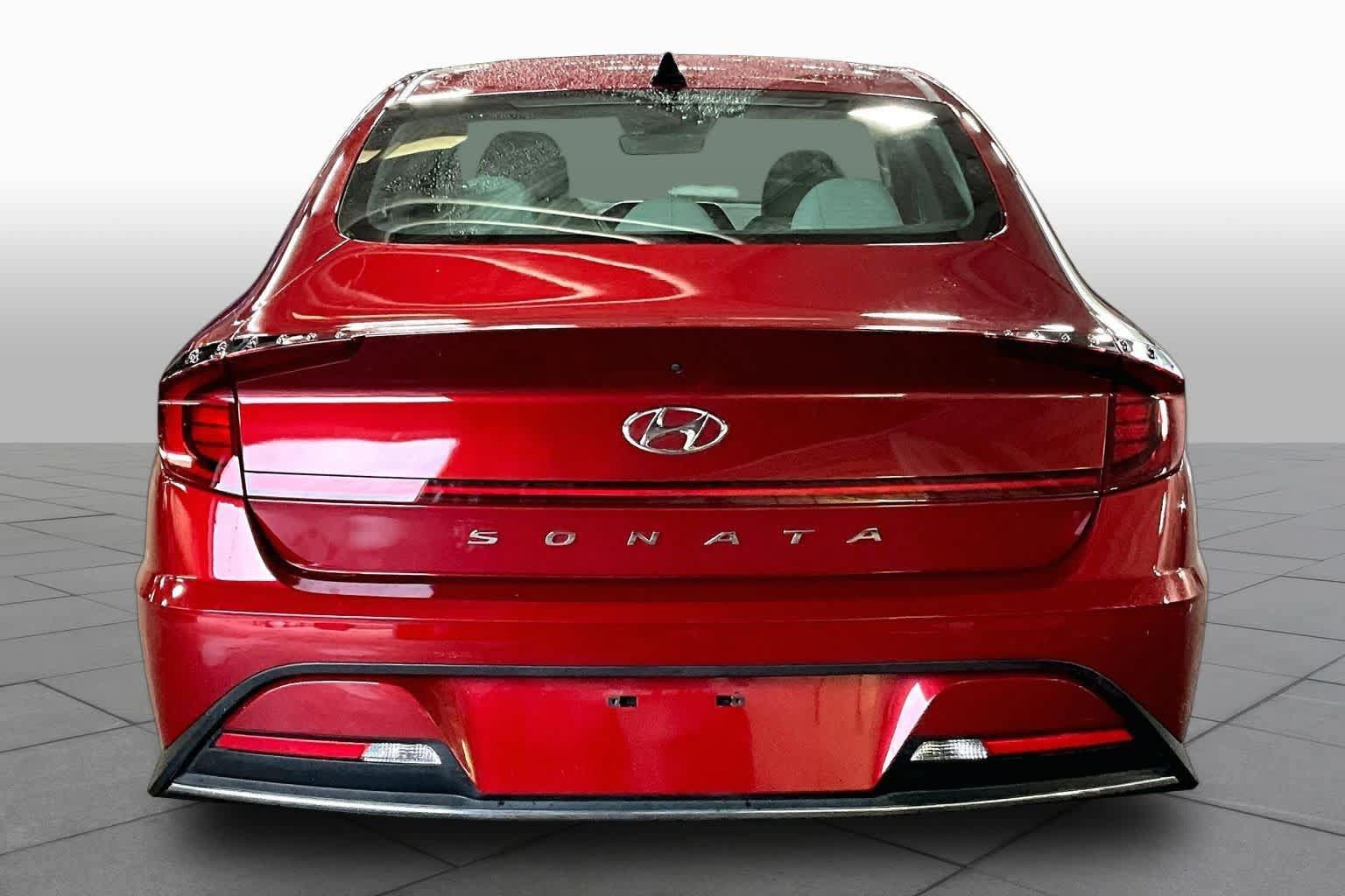 Used 2023 Hyundai Sonata SE w/ Preferred Accessory Package FWD image 5