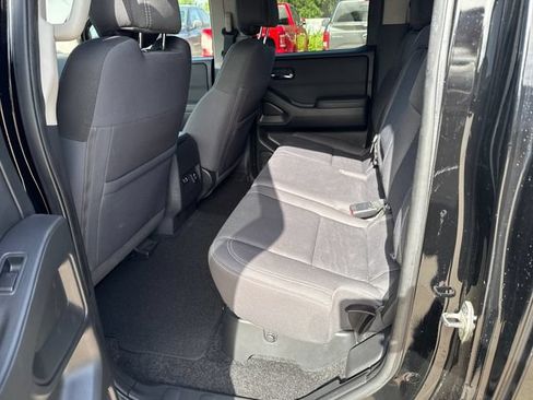 Used 2022 Nissan Frontier SV AWD/4WD image 10