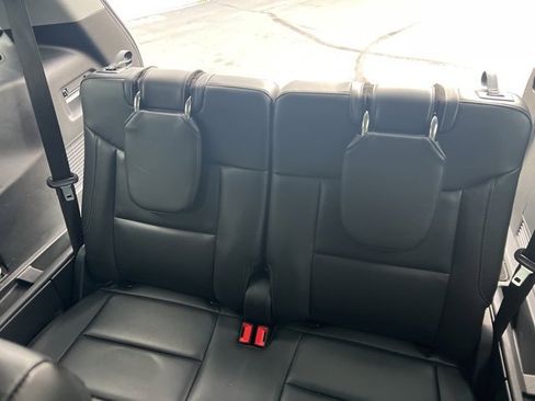 Used 2023 Ford Explorer XLT w/ Equipment Group 202A image 27