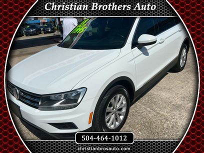 Used 2018 Volkswagen Tiguan SE w/ Panoramic Sunroof Package