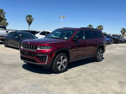 New 2026 Jeep Grand Cherokee L Limited w/ Luxury Tech Group II AWD/4WD image 2