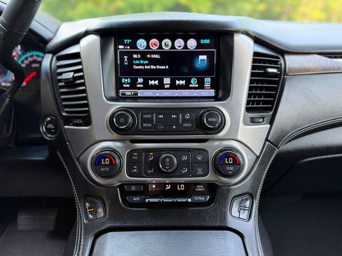 Used 2018 GMC Yukon Denali w/ Denali Ultimate Package AWD/4WD image 19