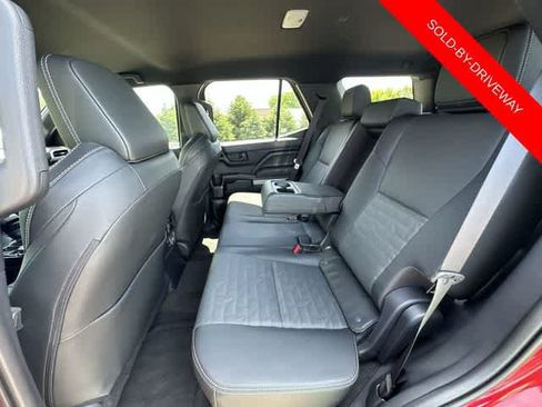 Used 2025 Toyota 4Runner TRD Off-Road Premium AWD/4WD image 18