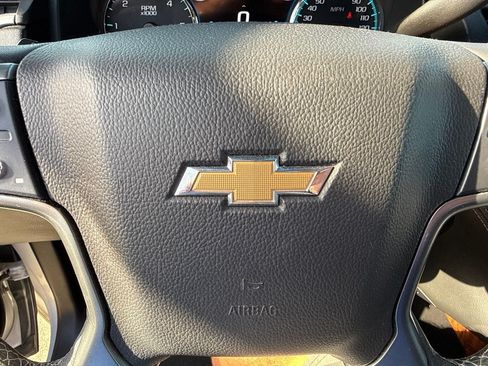 Used 2018 Chevrolet Tahoe Premier RWD image 27