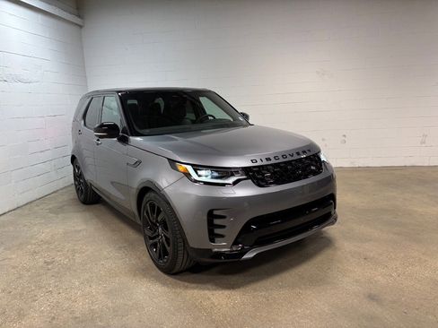 New 2025 Land Rover Discovery Dynamic SE image 4