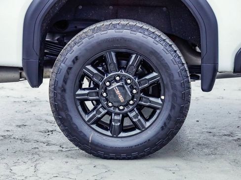 Used 2025 GMC Sierra 2500 AT4 image 70