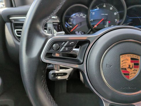 Used 2020 Porsche Macan AWD/4WD image 22