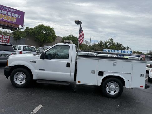 Used 2005 Ford F350 XL image 4