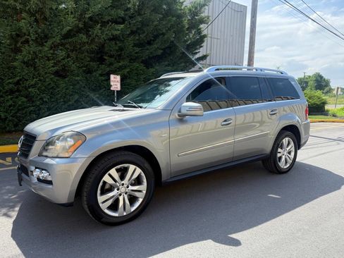 Used 2011 Mercedes-Benz GL 320 GL 350 BlueTEC AWD 4MATIC 4dr image 2