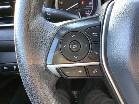 Used 2021 Toyota Camry LE image 36