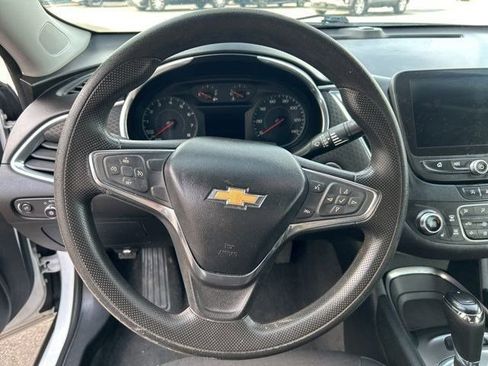 Used 2020 Chevrolet Malibu LT image 16