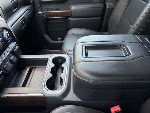 Used 2020 GMC Sierra 1500 SLT image 25