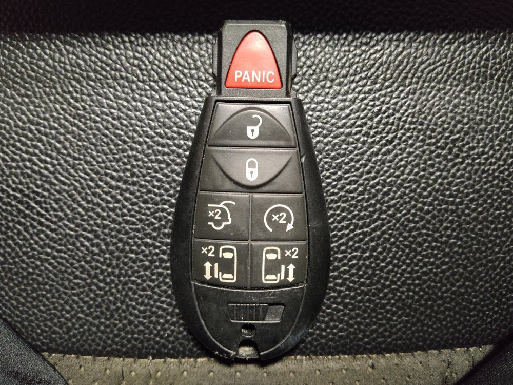 Used 2020 Dodge Grand Caravan SXT w/ Driver Convenience Group FWD image 32