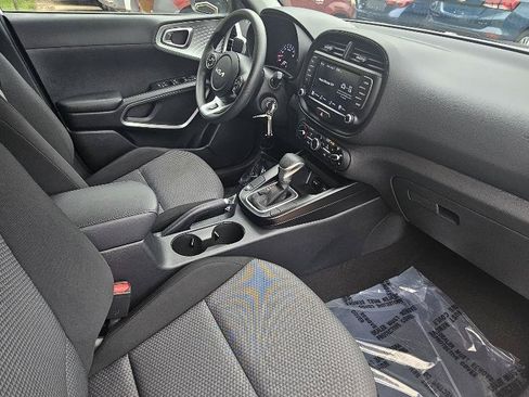 Used 2022 Kia Soul LX FWD image 18