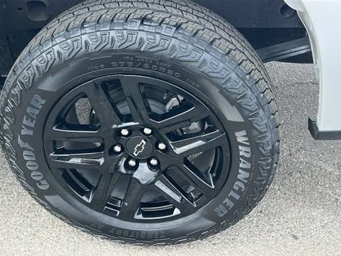 Used 2023 Chevrolet Silverado 1500 Custom w/ LPO, Dark Essentials Package RWD image 6