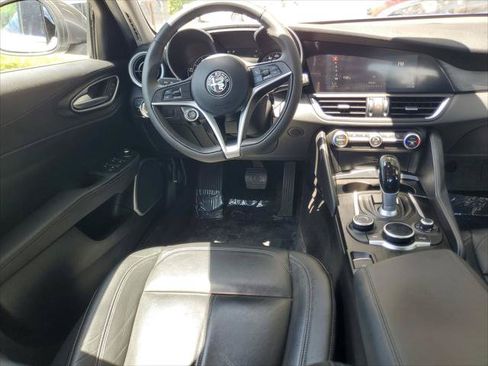 Used 2018 Alfa Romeo Giulia RWD image 15
