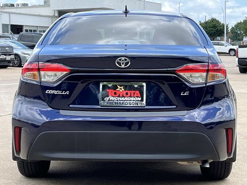 Used 2025 Toyota Corolla LE FWD image 5
