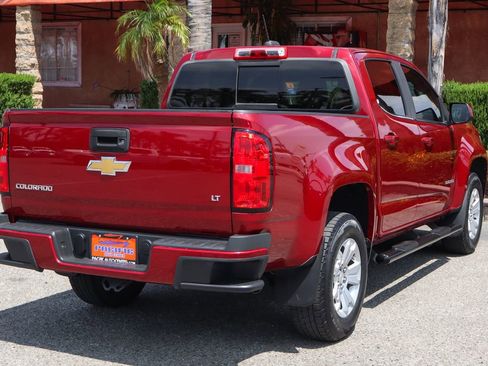 Used 2017 Chevrolet Colorado LT w/ LT Convenience Package RWD image 9