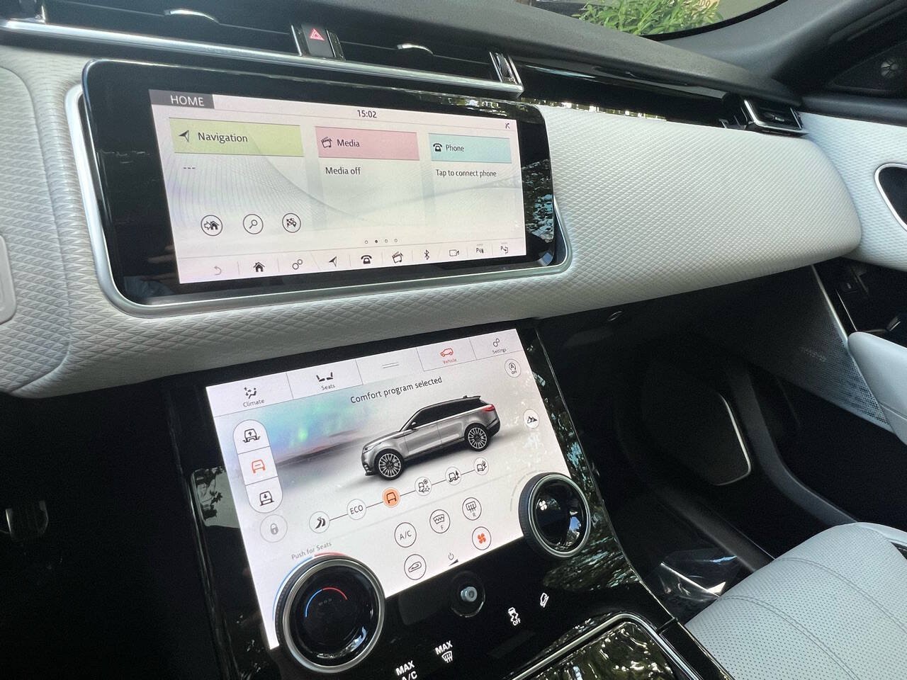 Used 2019 Land Rover Range Rover Velar R-Dynamic SE AWD/4WD image 33