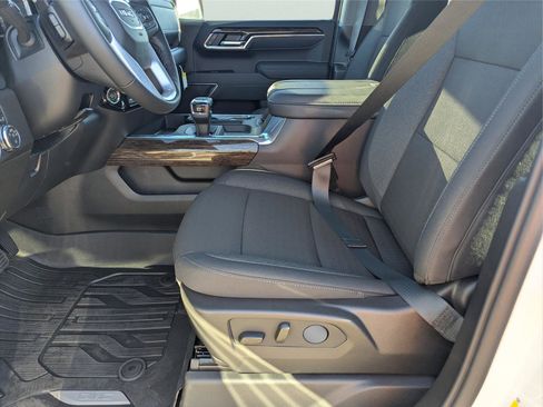 New 2026 GMC Sierra 1500 Elevation image 16