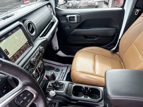 Used 2023 Jeep Wrangler Unlimited Sahara w/ Cold Weather Group image 26