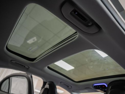 Used 2025 Mercedes-Benz E 350 4MATIC Sedan image 37