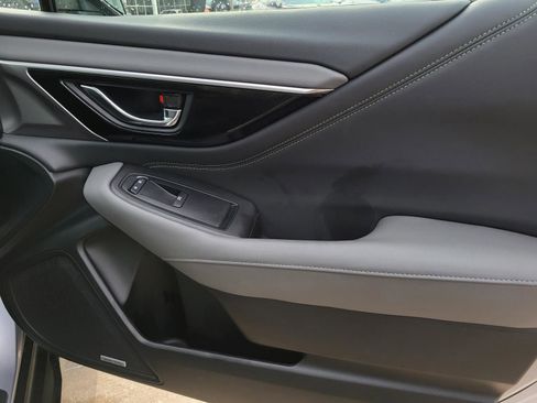 Used 2025 Subaru Outback Onyx Edition image 6