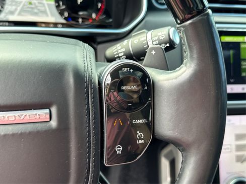 Used 2018 Land Rover Range Rover HSE image 33