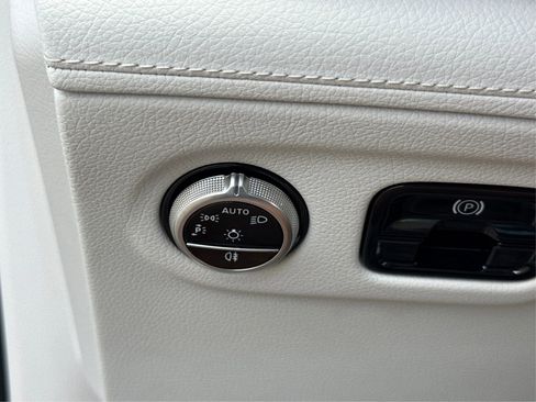 Used 2023 Mercedes-Benz EQE 500 4MATIC SUV image 17