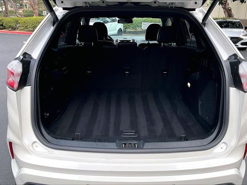 Used 2019 Ford Edge ST image 31