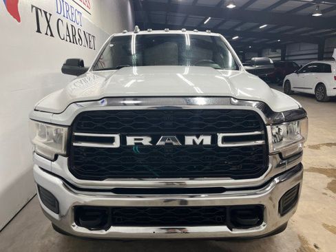 Used 2022 RAM 3500 Tradesman w/ Chrome Appearance Group AWD/4WD image 12